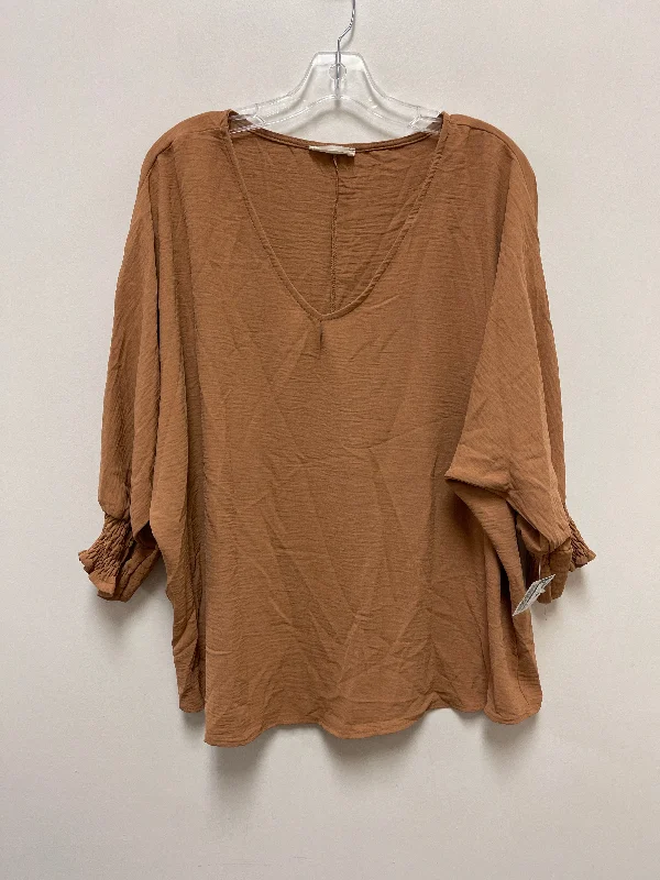 Designer Footwear Top Long Sleeve By Ee Some In Brown, Size: M