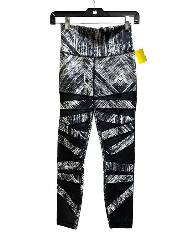 Casual Chic Athletic Leggings By Lululemon In Black, Size: 4