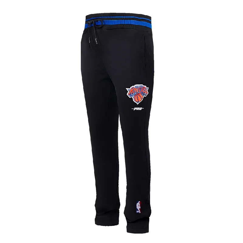Modern Comfort NBA NEW YORK KNICKS SCRIPT TAIL MEN'S RIB FLC SWEATPANT (BLACK/ROYAL BLUE/BLACK)