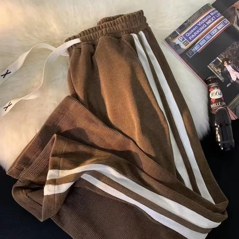 Relaxed Wardrobe Men's Striped Contrast Color Corduroy Casual Pants