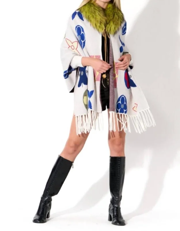 High-end Design Crazy Logo Cape With Fur Collar In Ivory