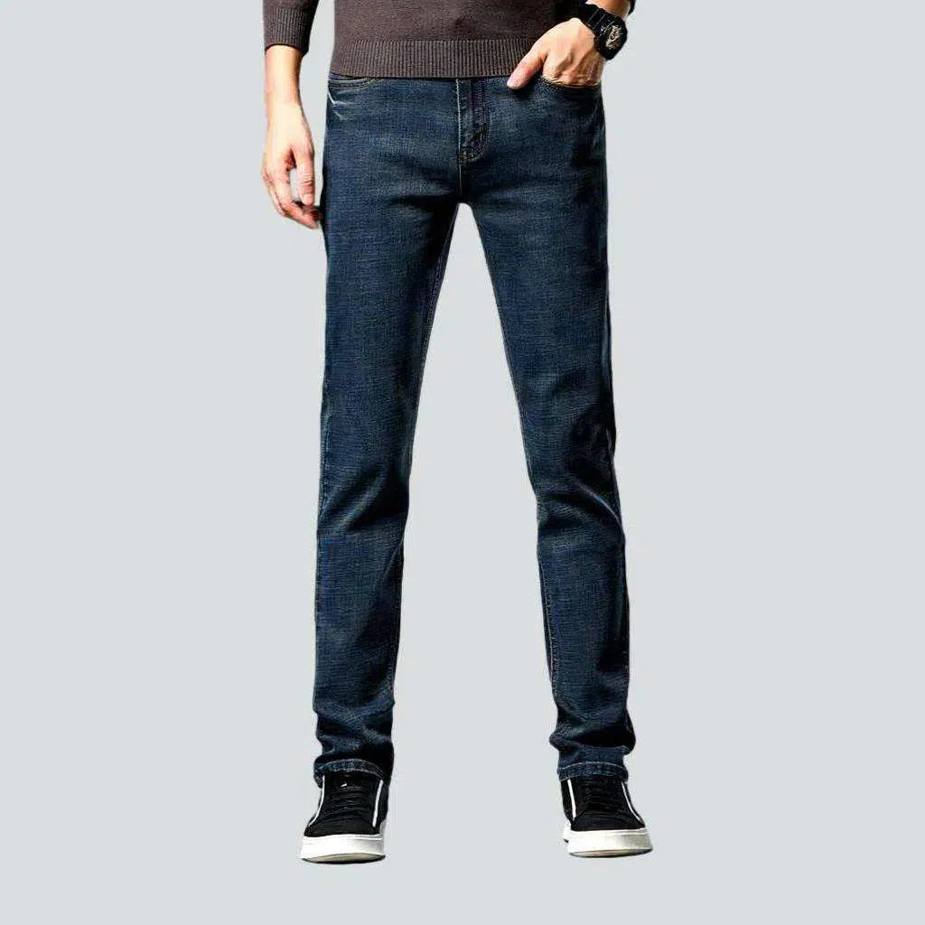 Streetwear Look Narrowing men's dark jeans