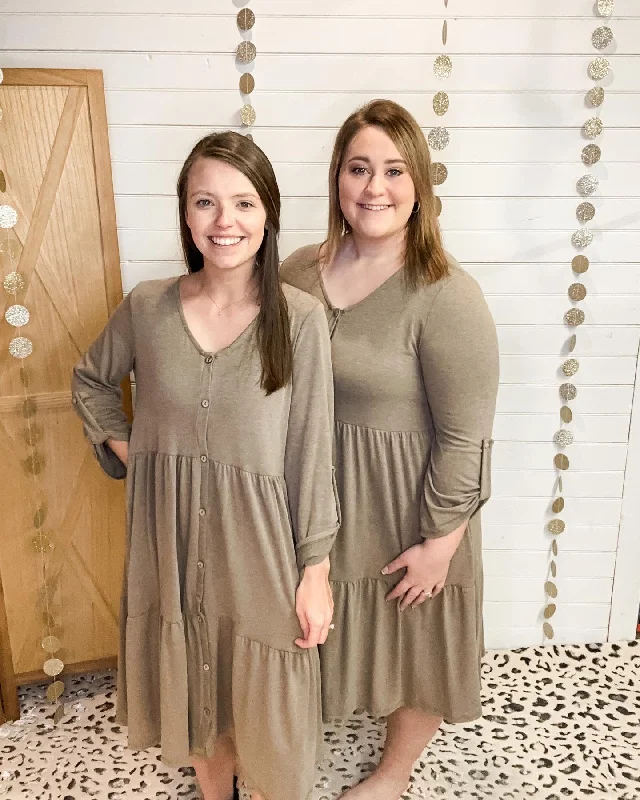 Simple Matching Lead The Way Midi Dress