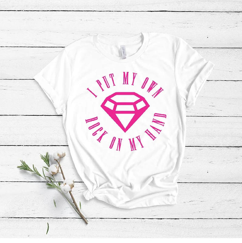 Celebrity Style I Put My Own Rock On My Hand - Unisex T-Shirt