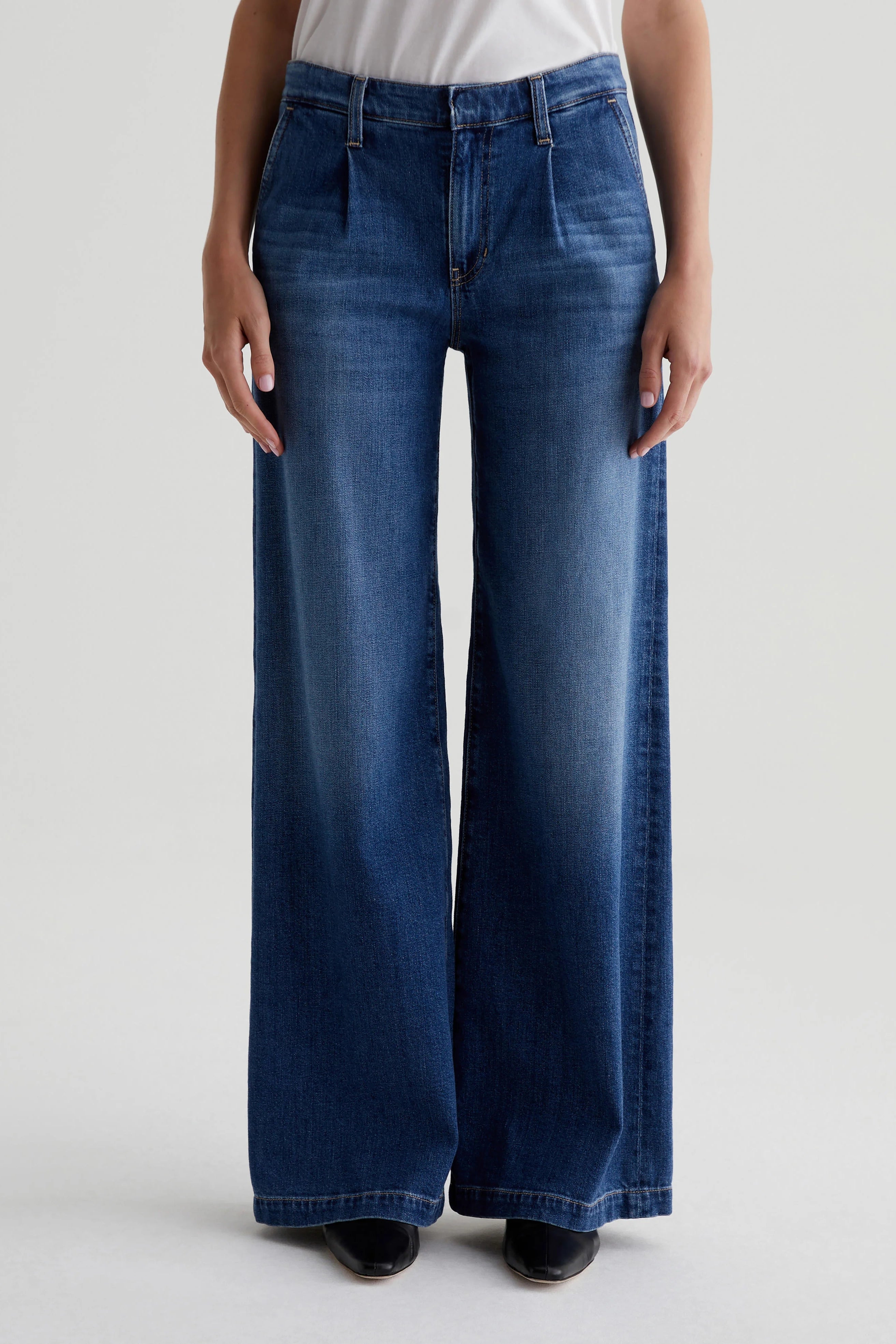 Sports Pants AG Stella Low Slung Pleated Jeans