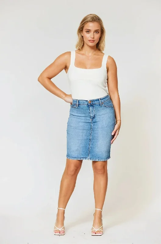 Versatile Itinerary Fever Denim Skirt