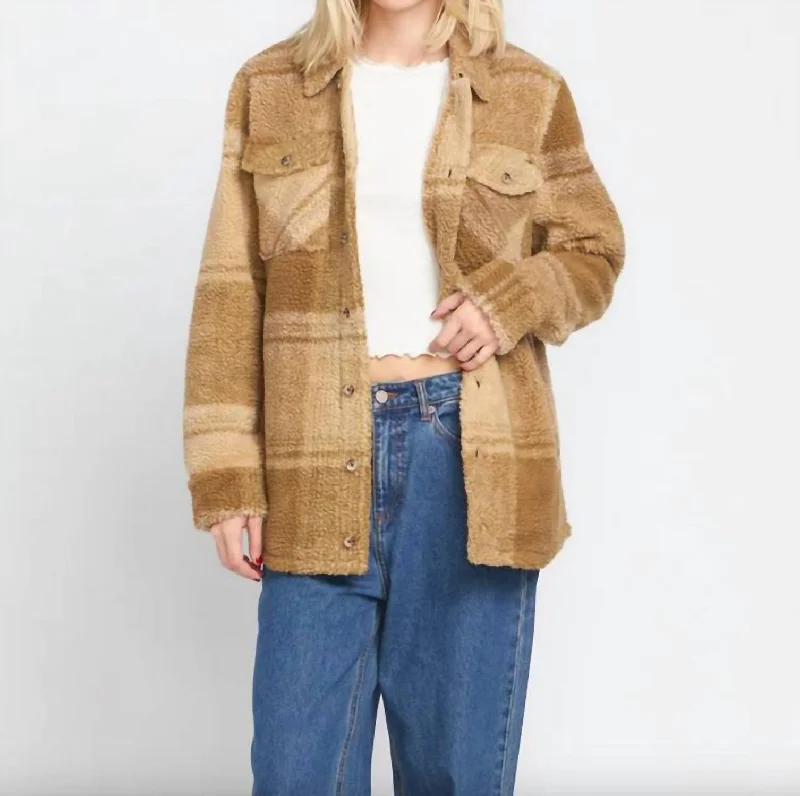 Fashion Wear Silent Sherpa Jacket In Mushroom