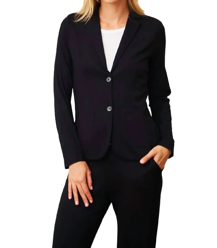 Classic Retro Soft Touch Two Button Blazer In Noir