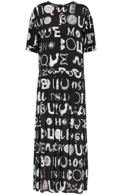 Fresh And Fashionable Black Typography-Print Maxi Dress